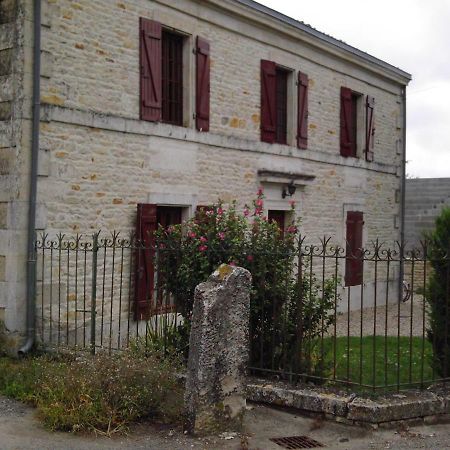 Gite De Sansais Villa Esterno foto