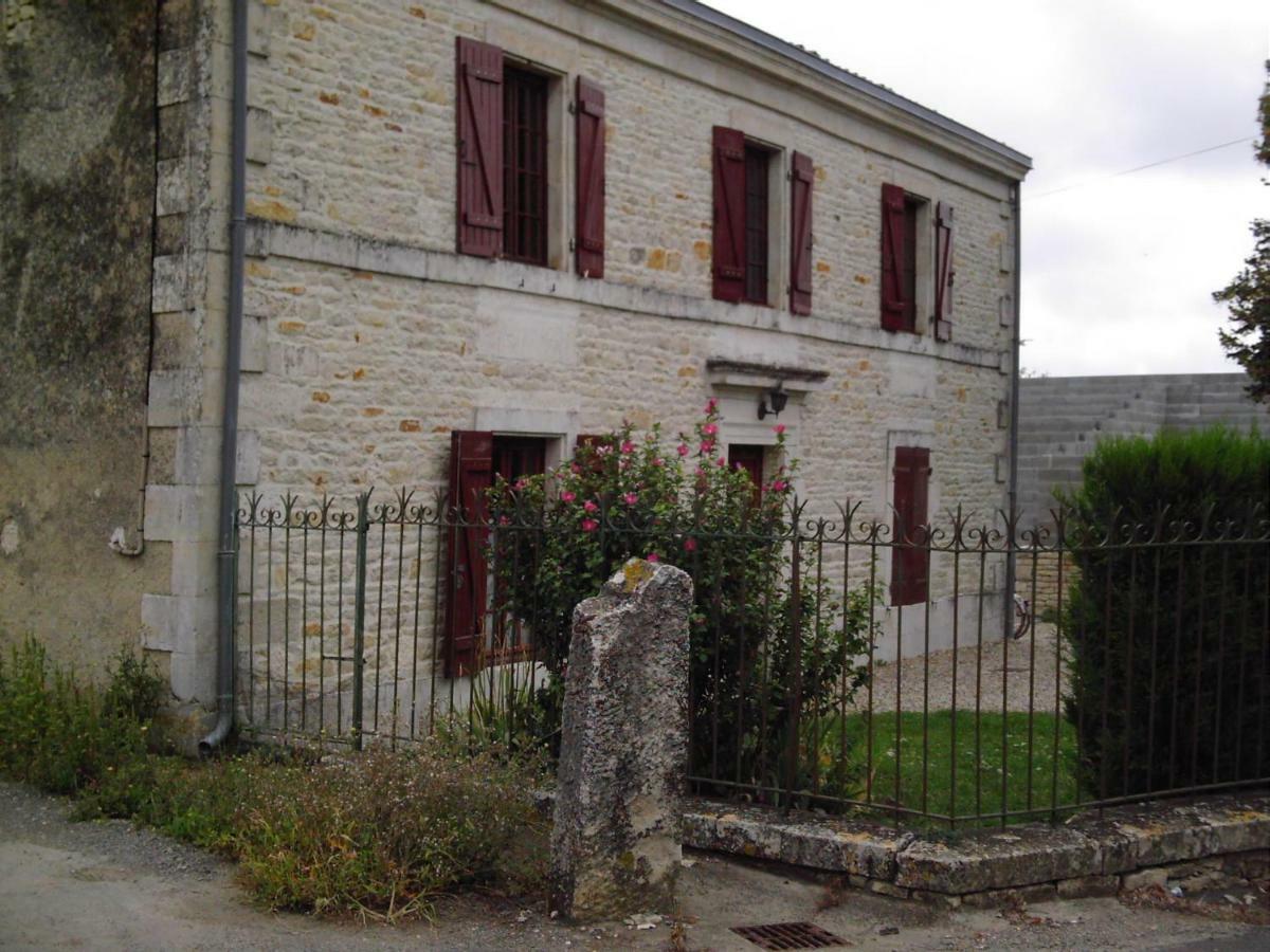 Gite De Sansais Villa Esterno foto
